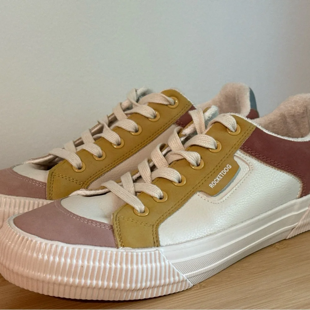 Women’s Rocket Dog Cheery Tan Color Block Sneaker Size 10 - Picture 2 of 9